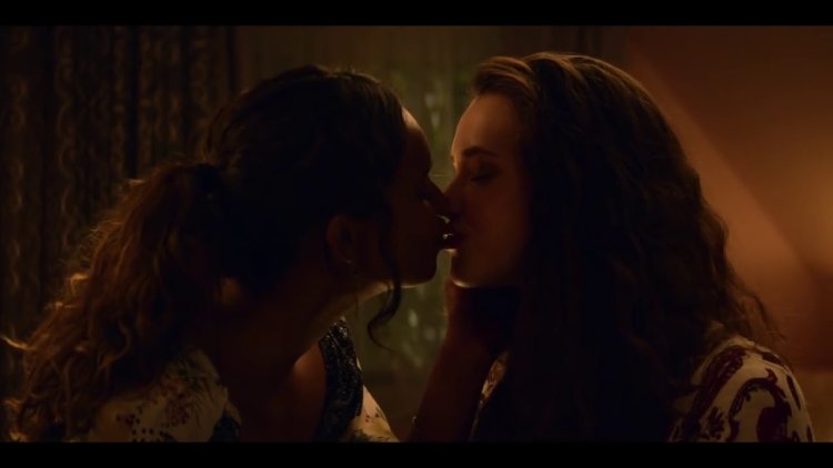 Katherine langford kiss