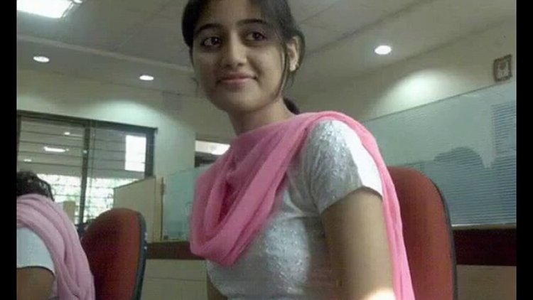 Pakistani teen showed breasts