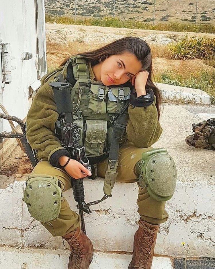 Beautiful Jewish women of the Israeli army