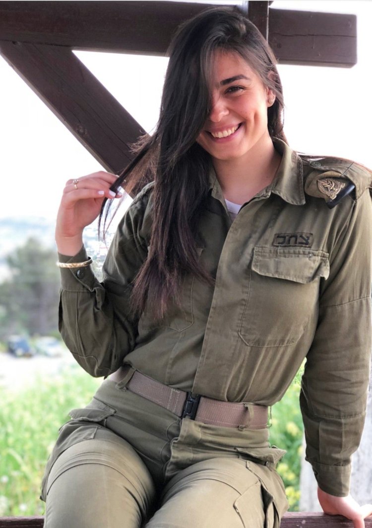 Israel Caracal sniper