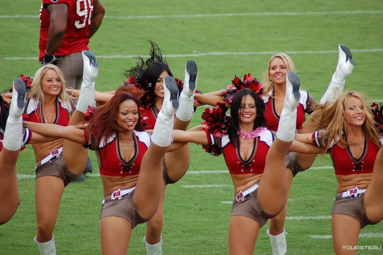 Cheerleaders naughty moments
