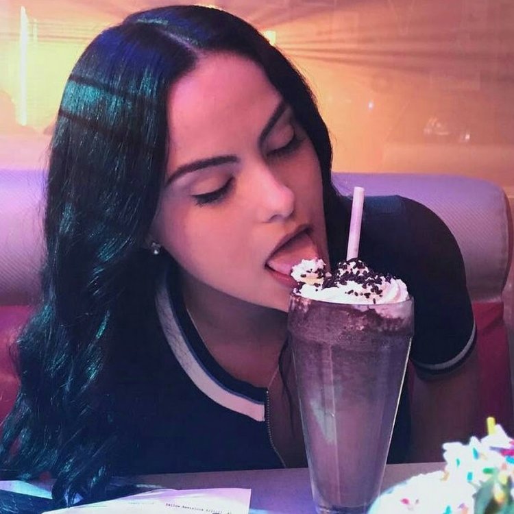 Veronica Lodge tumbler