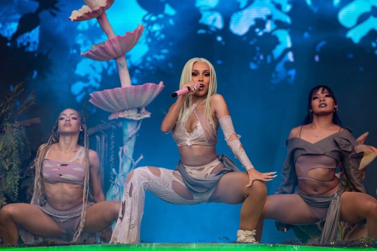 Doja Cat in a swimsuit on stage