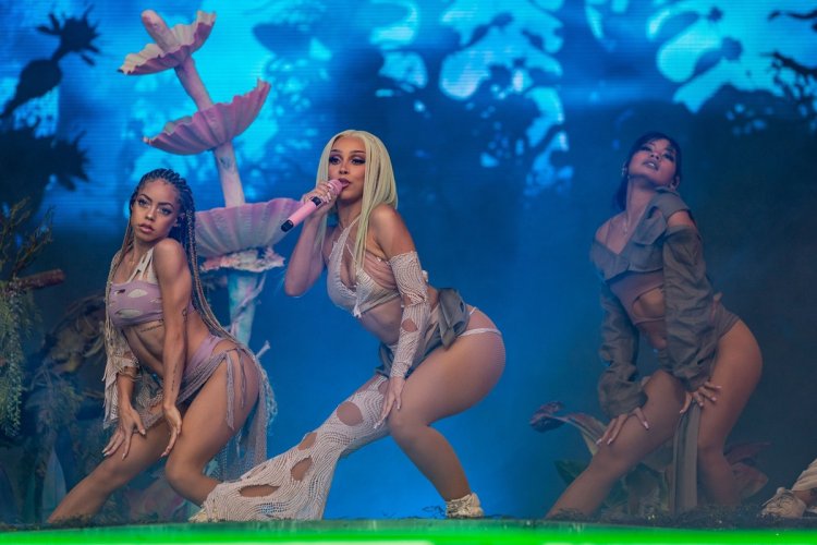 Doja Cat in a swimsuit on stage