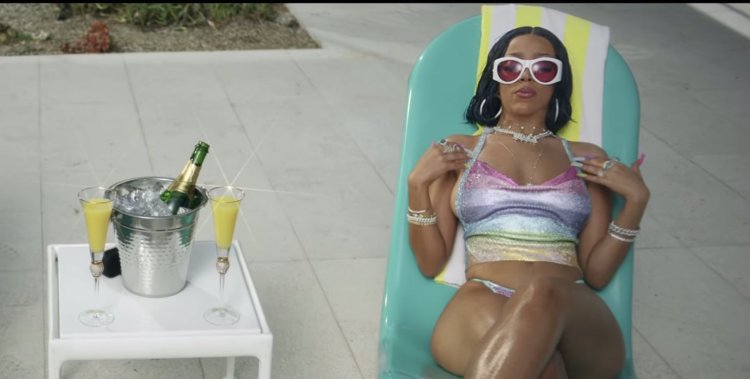 Saweetie feat. Doja Cat best friend