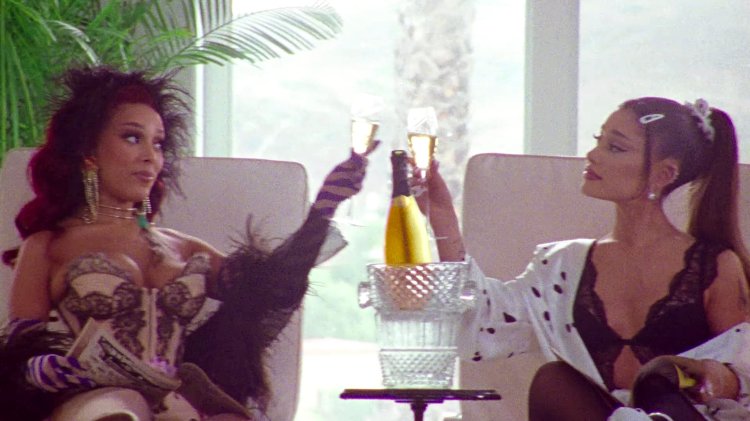 34+35 Ariana grande Doja Cat Megan Thee Stallion