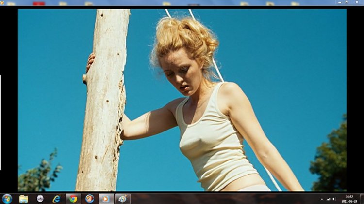 Evelyn throw in a swimsuit