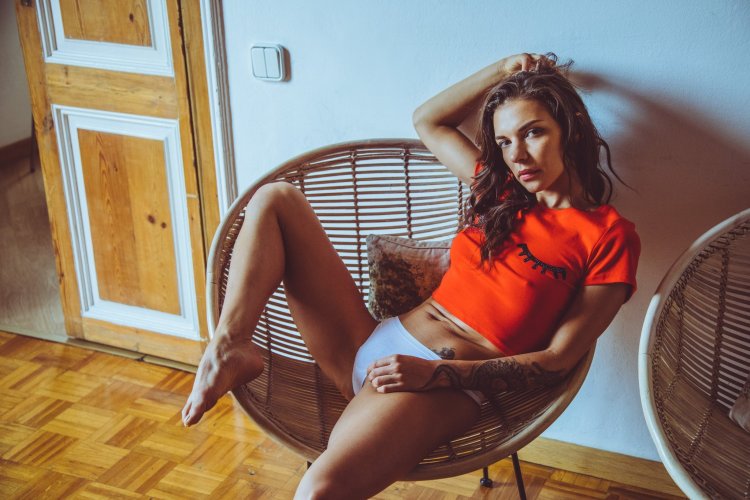 Henessy (Alina Eremenko)