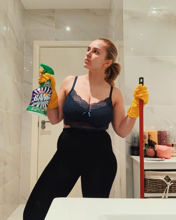 Hannah Witton Instagram