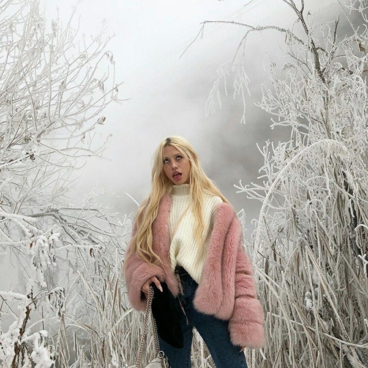 Anna Mikheeva hofmannita