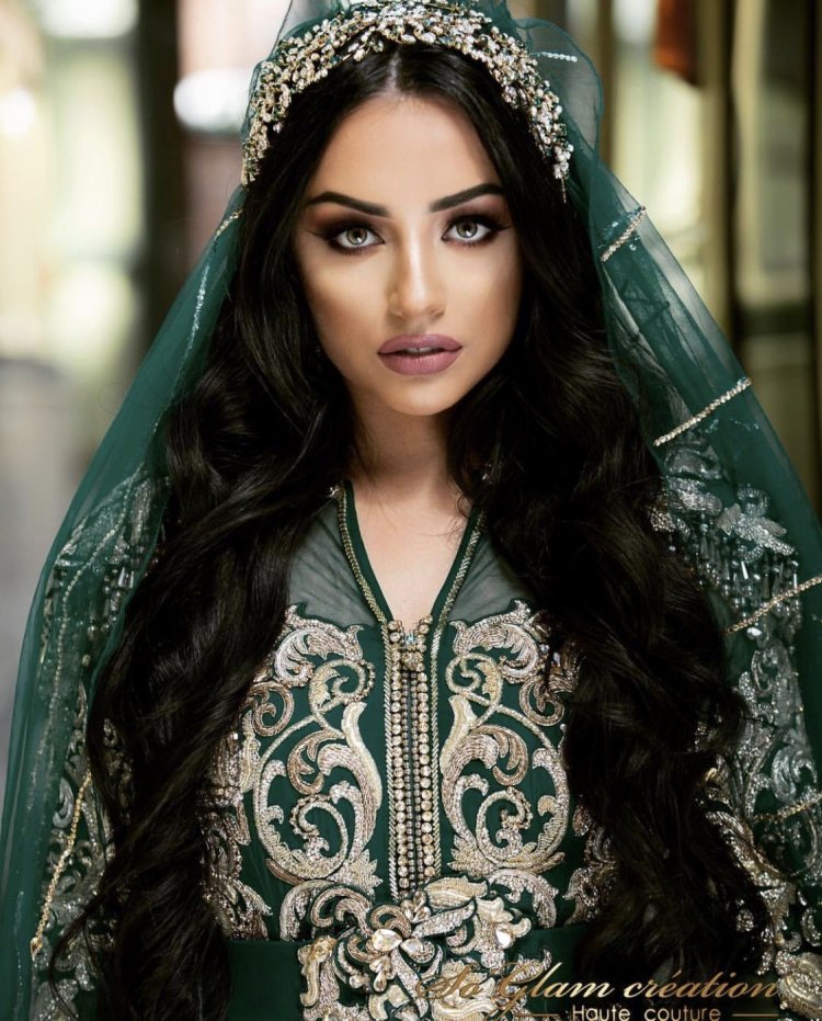 Moroccan girls selfie