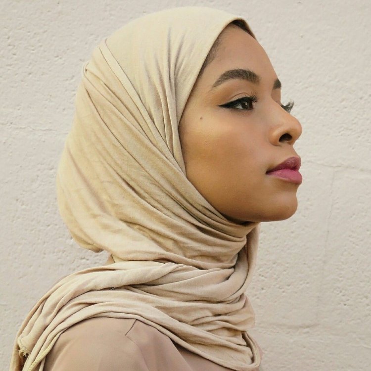 Moroccan women in hijabs