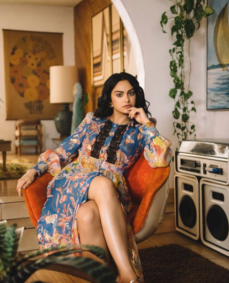 Camila Mendes