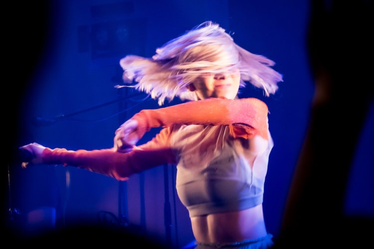 Aurora singer orientation