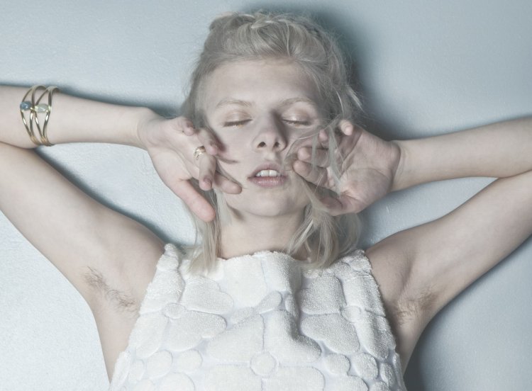 Aurora Norwegian Armpit Singer