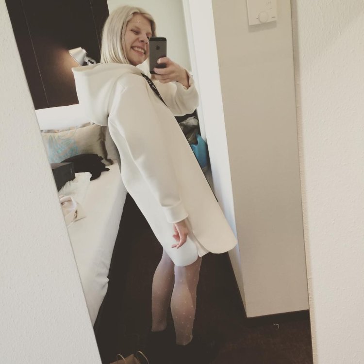 Aurora aksnes feet