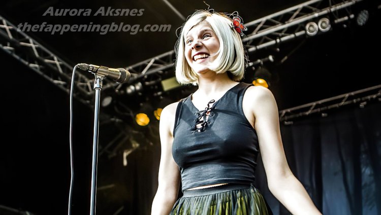 Aurora armpit singer