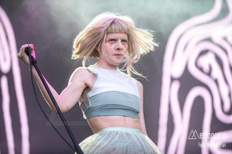 Aurora axnes armpits