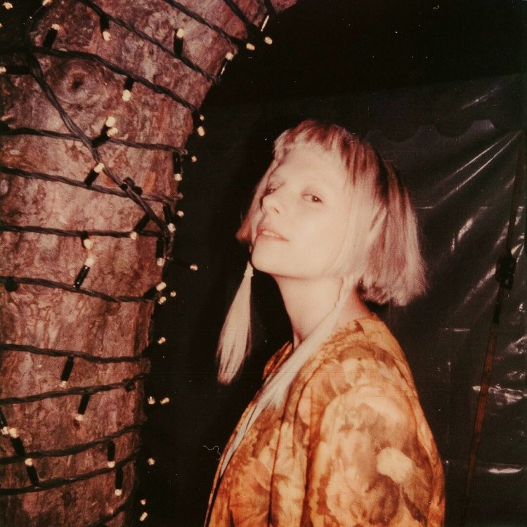 Aurora aksnes behind Bars