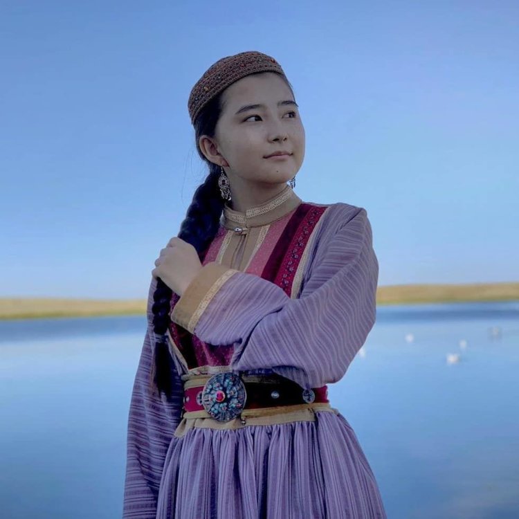 Kazakh actress Mahabat