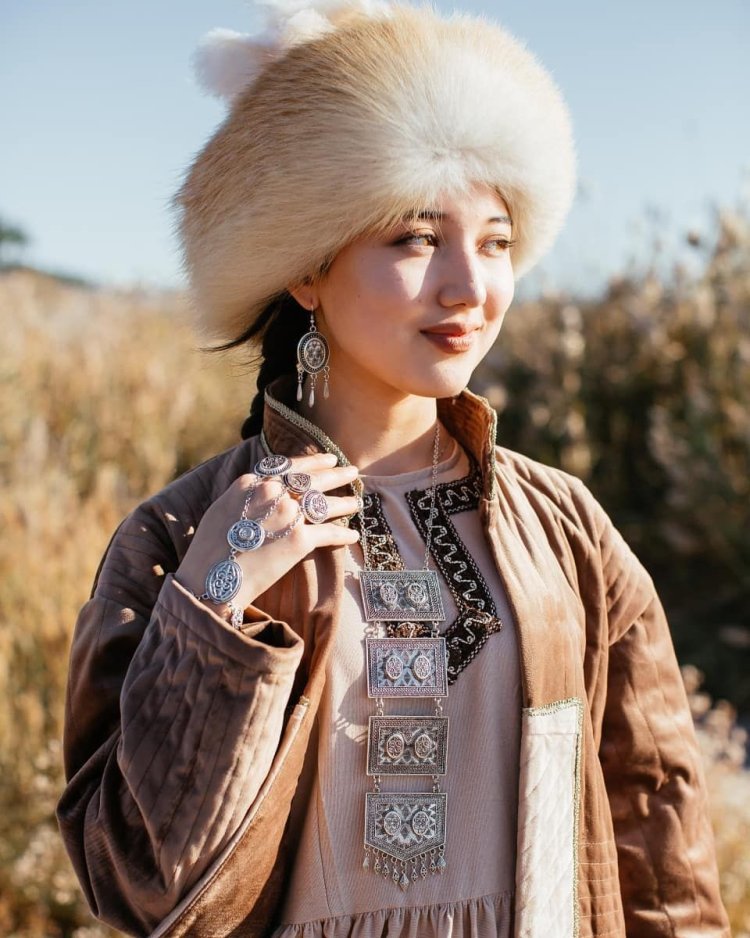 Style of Kyrgyz girls