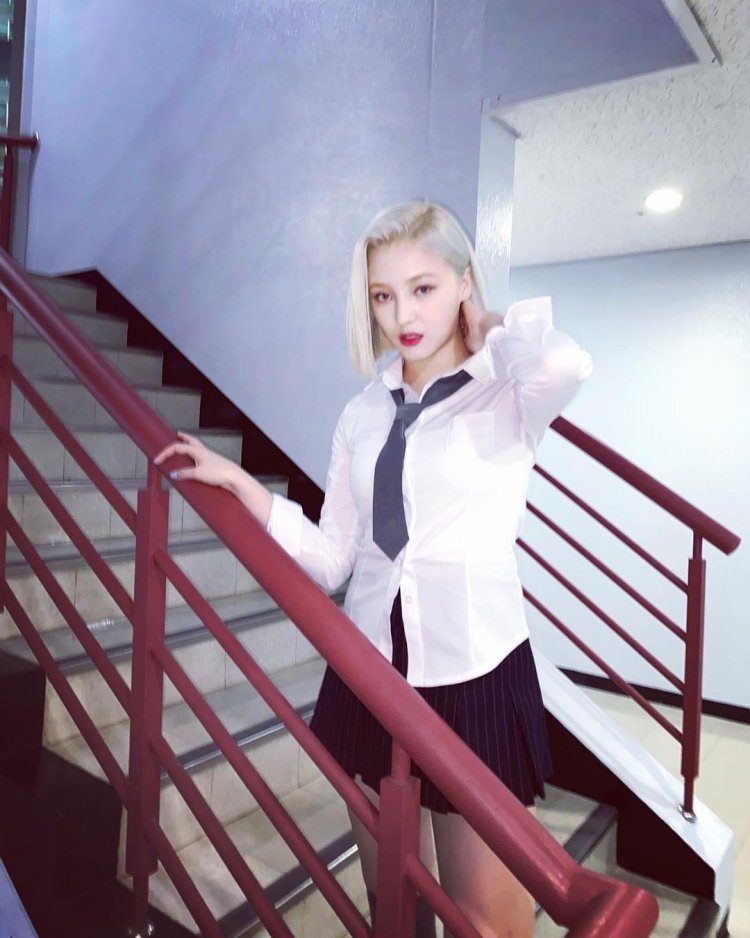 MOMOLAND Nancy Jewel