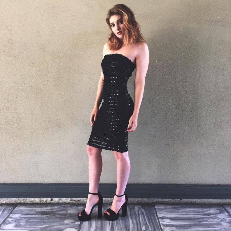 Willow Shields Figure Dress