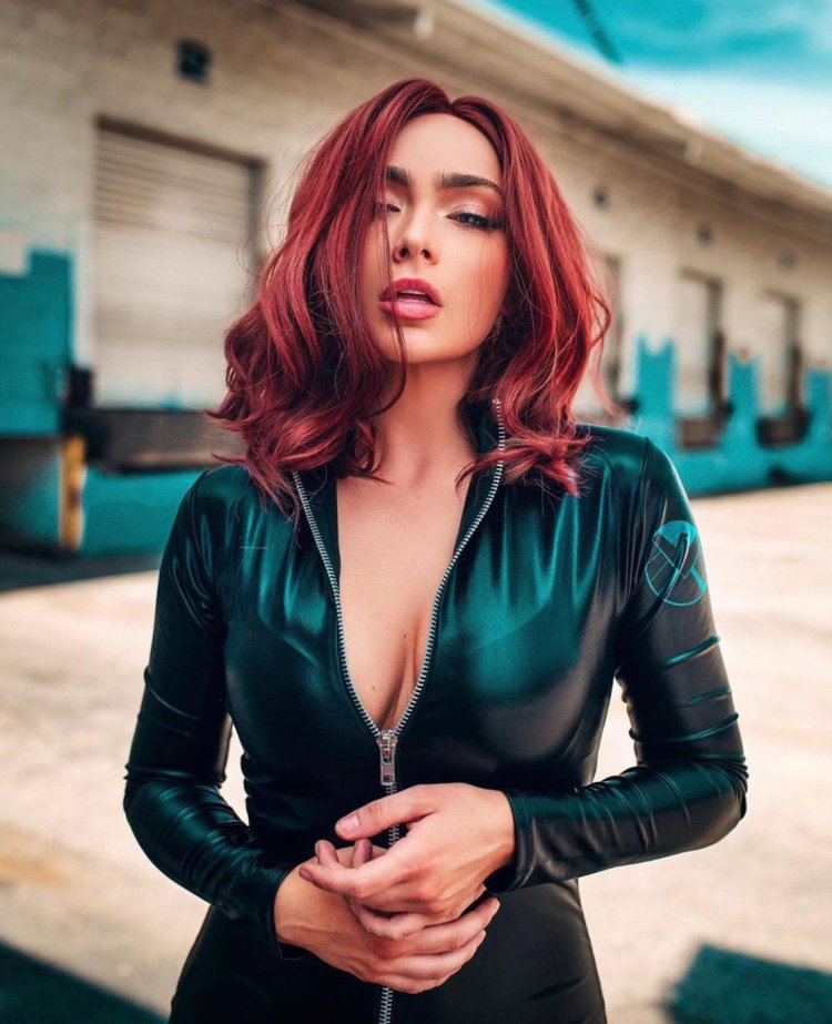 Alisa Arefieva cosplay Dimitrescu