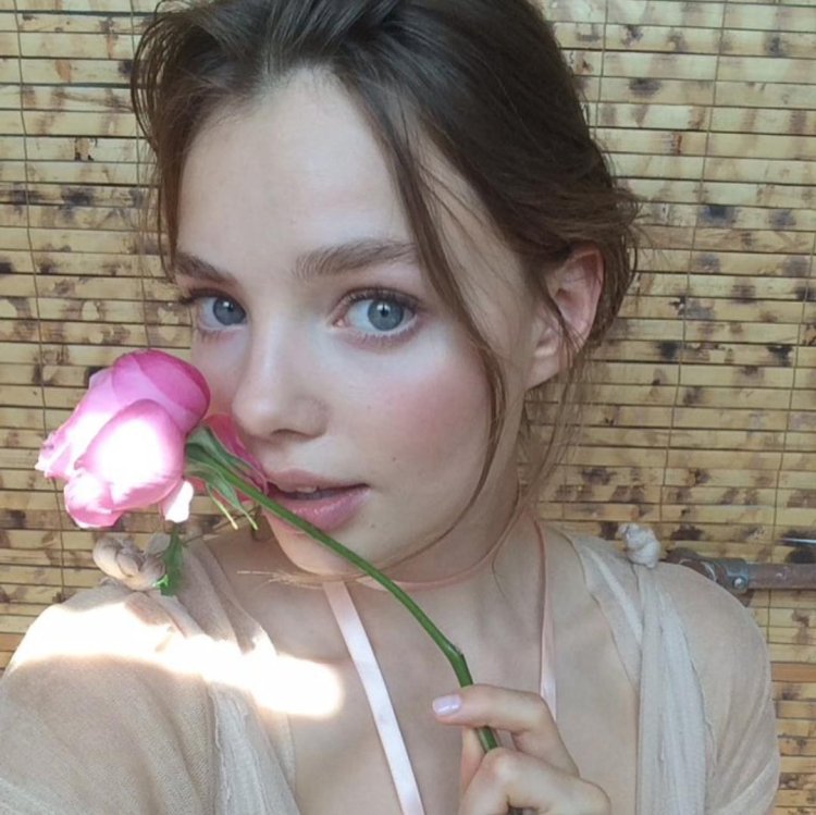 Kristine Froseth selfie