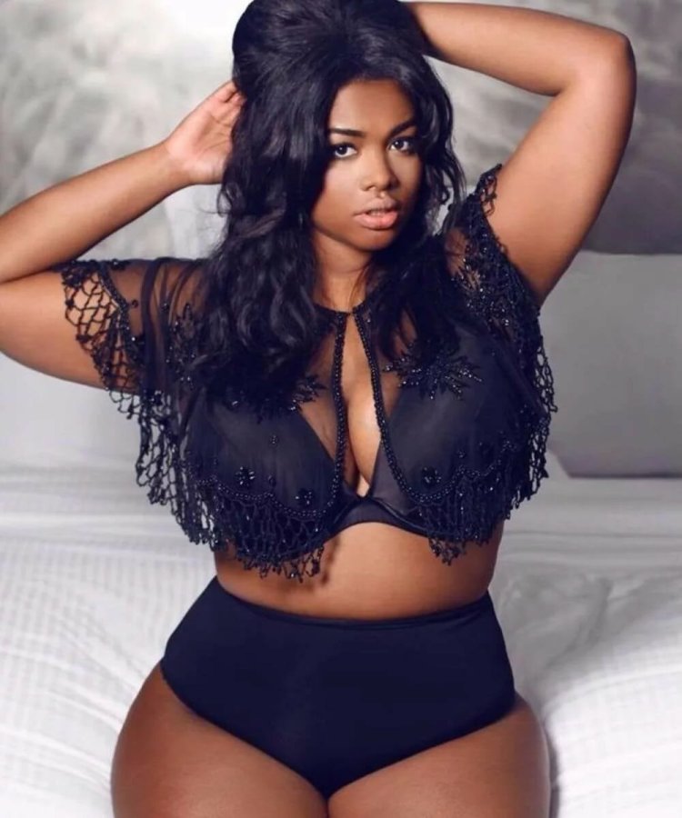 Curvy African beauties