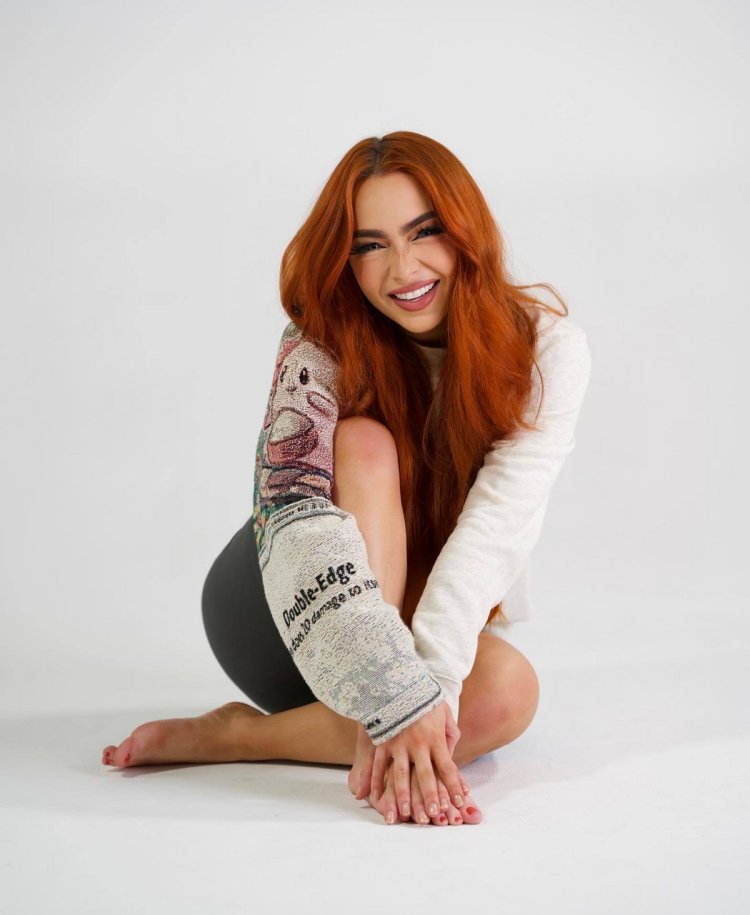 Caitchristinee cosplay