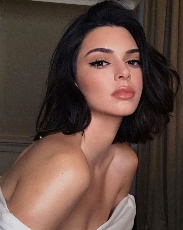 Kendall jenner selfie