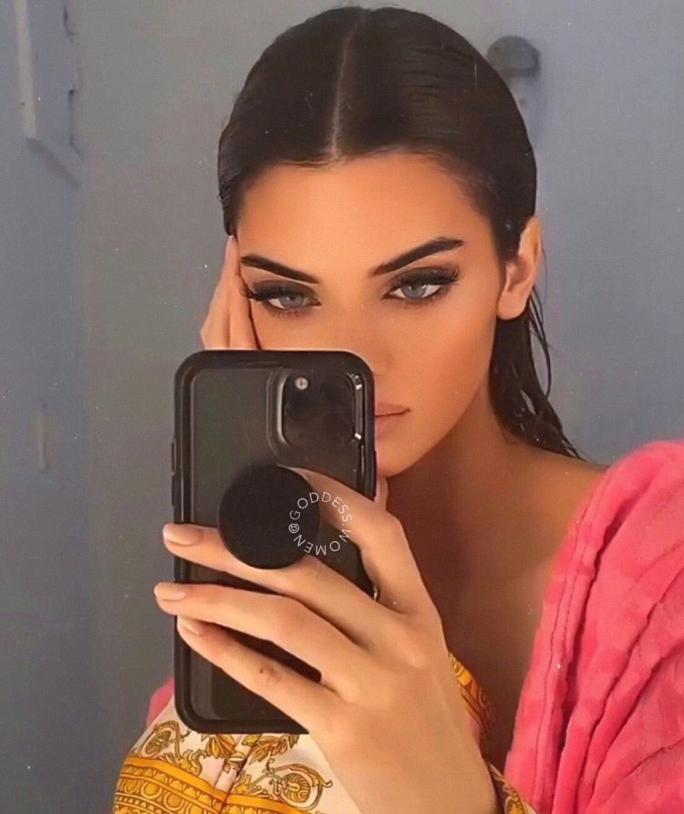 Kendall jenner selfie