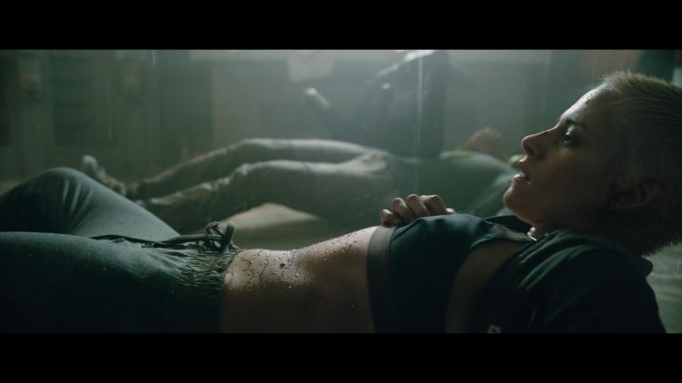 Kristen Stewart Underwater