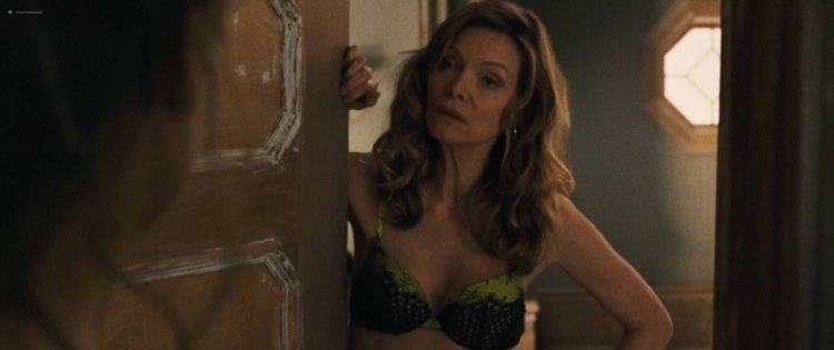 Michelle Pfeiffer in Mom