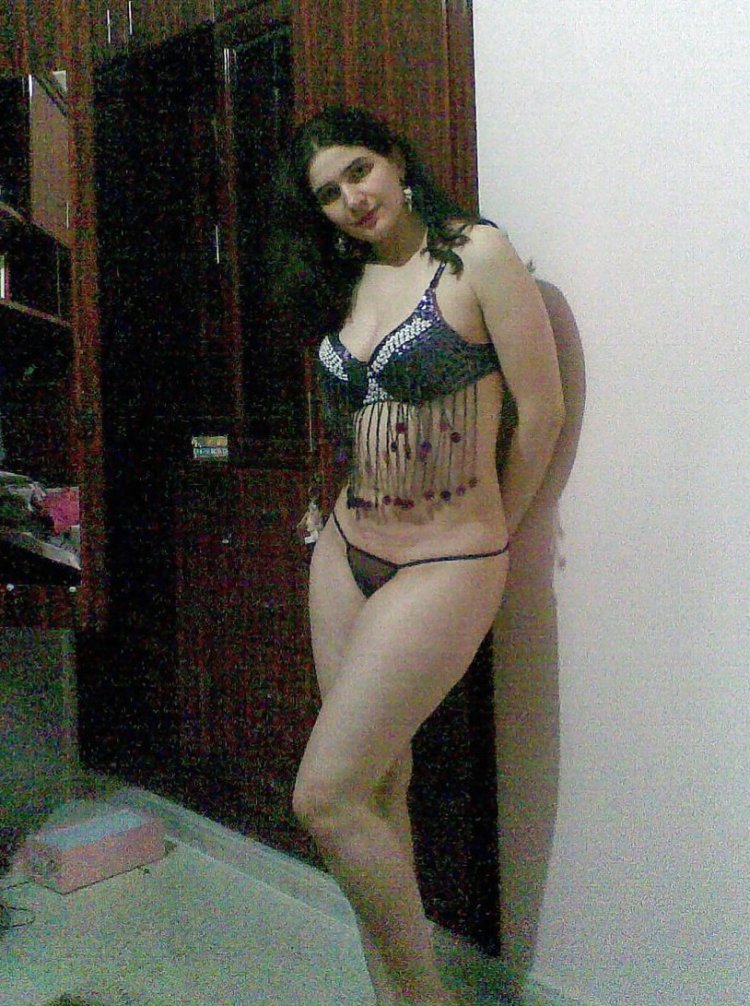 Beautiful Busty Arab Girls