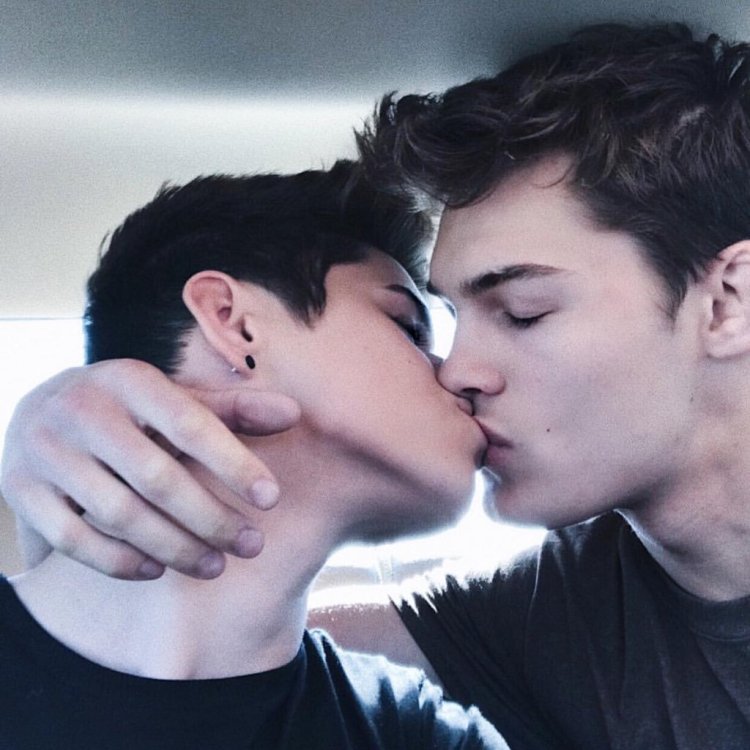 Jackson Krecioch Dylan Geick Kiss
