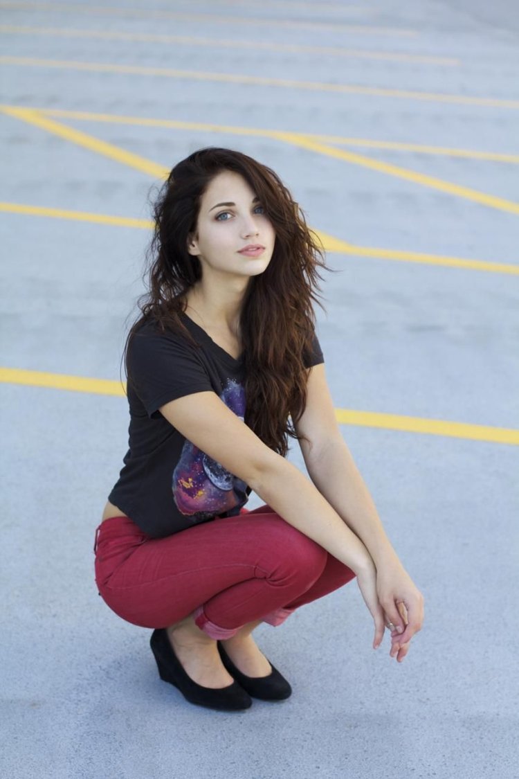 Emily Rudd height