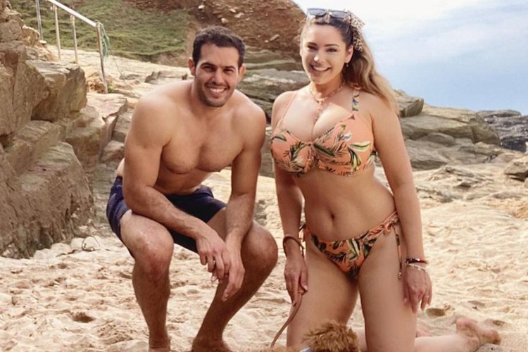 Kelly brook three on the island