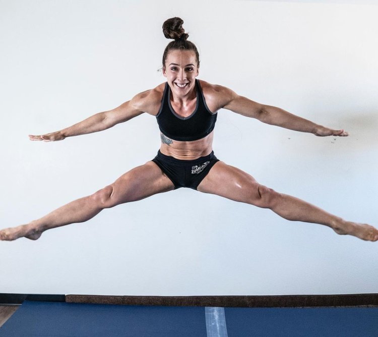 Vanessa Demopoulos striping