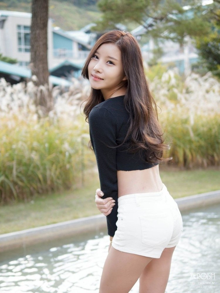 Ji Eun model