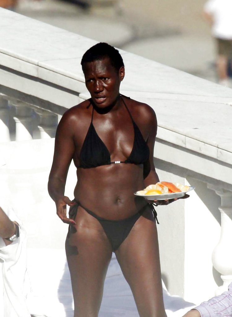 Grace Jones is now in a swimsuit
