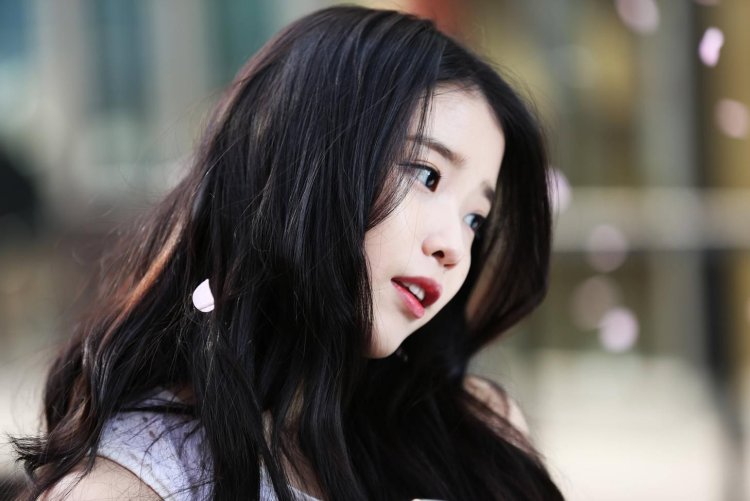 IU long hair