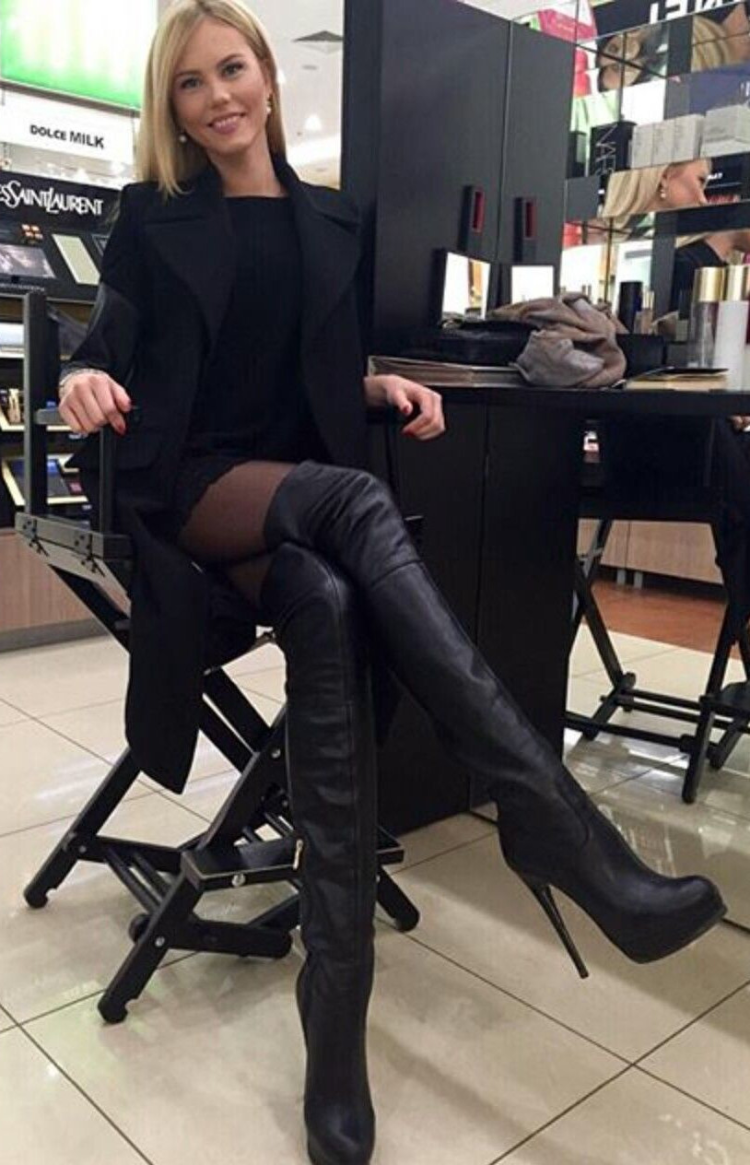 Yulia Mikhalkova in boots