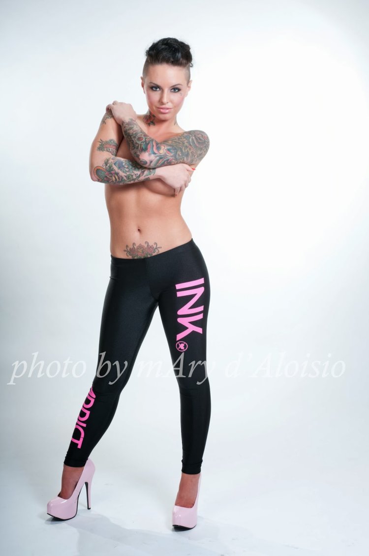 Christy Mack in leggings