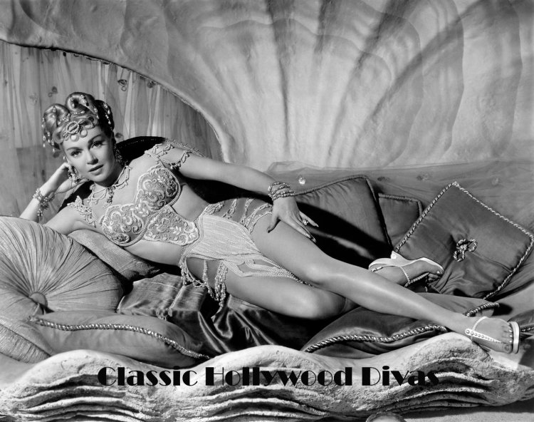 Lana Turner photo Pin up
