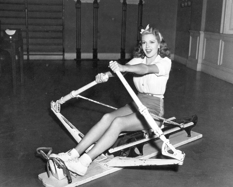 Lana Turner in shorts