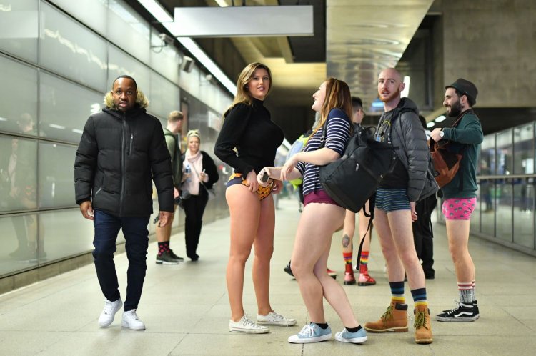 Flash mob in the metro without pants in Moscow 2017