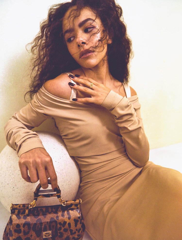 Antonia Thomas hot