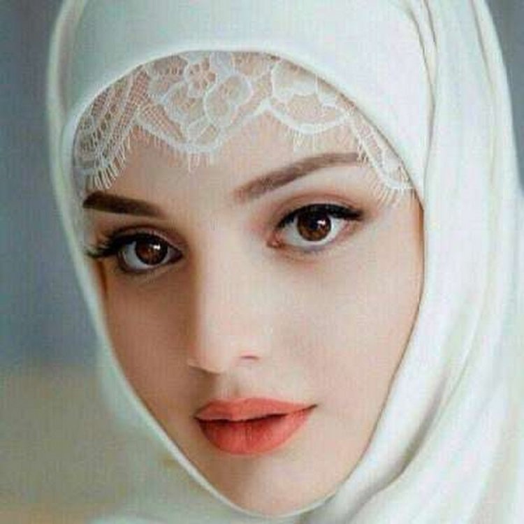 Arab women selfie
